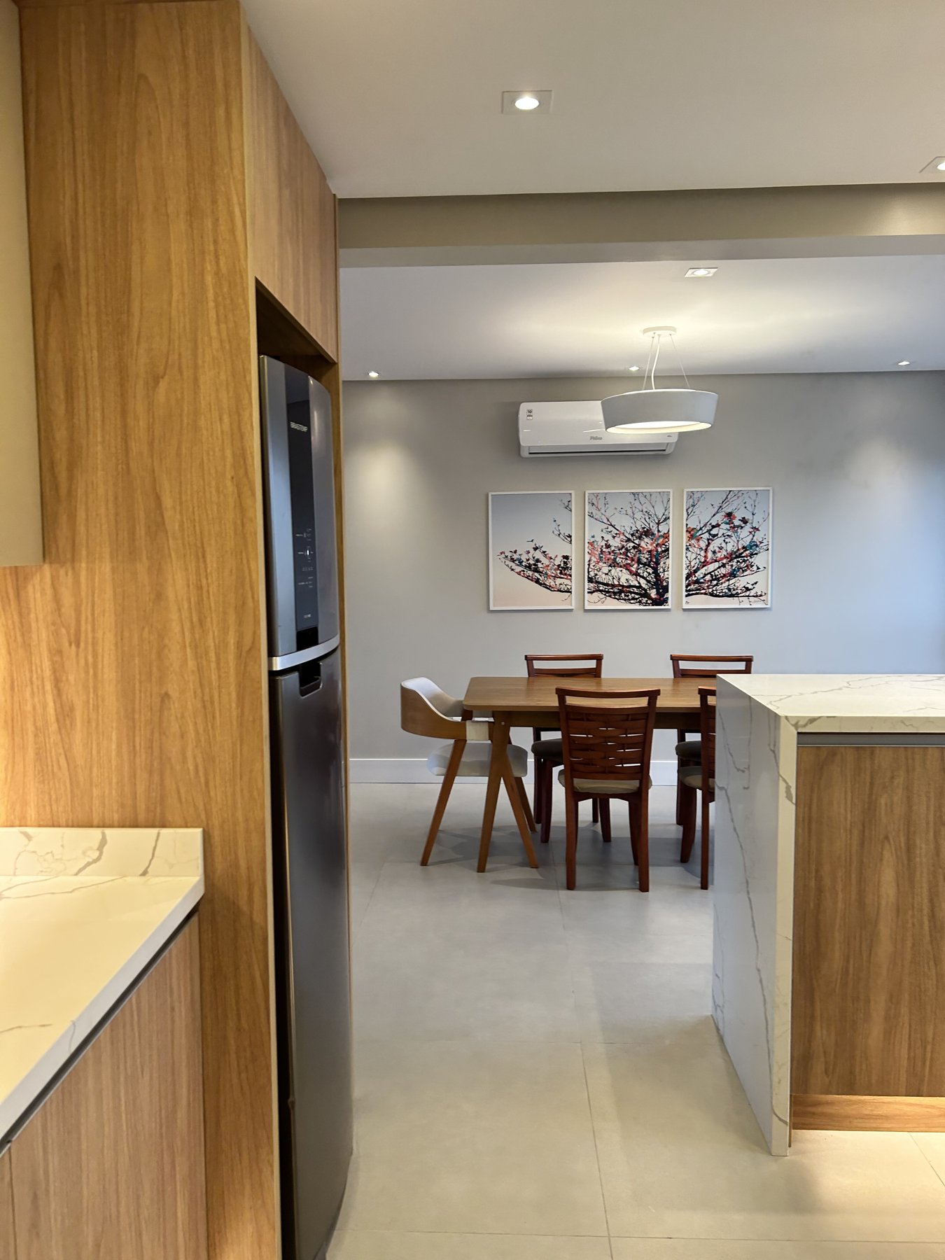 Sala de jantar integrada à cozinha