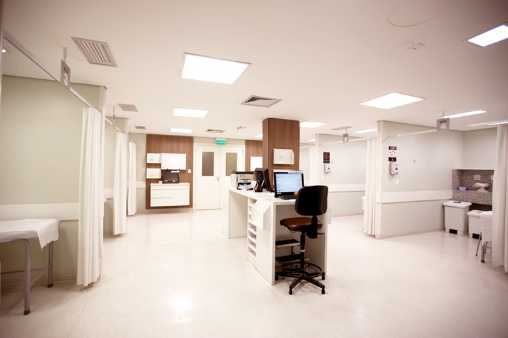 Sala de traumatologia · Hospital Mãe de Deus