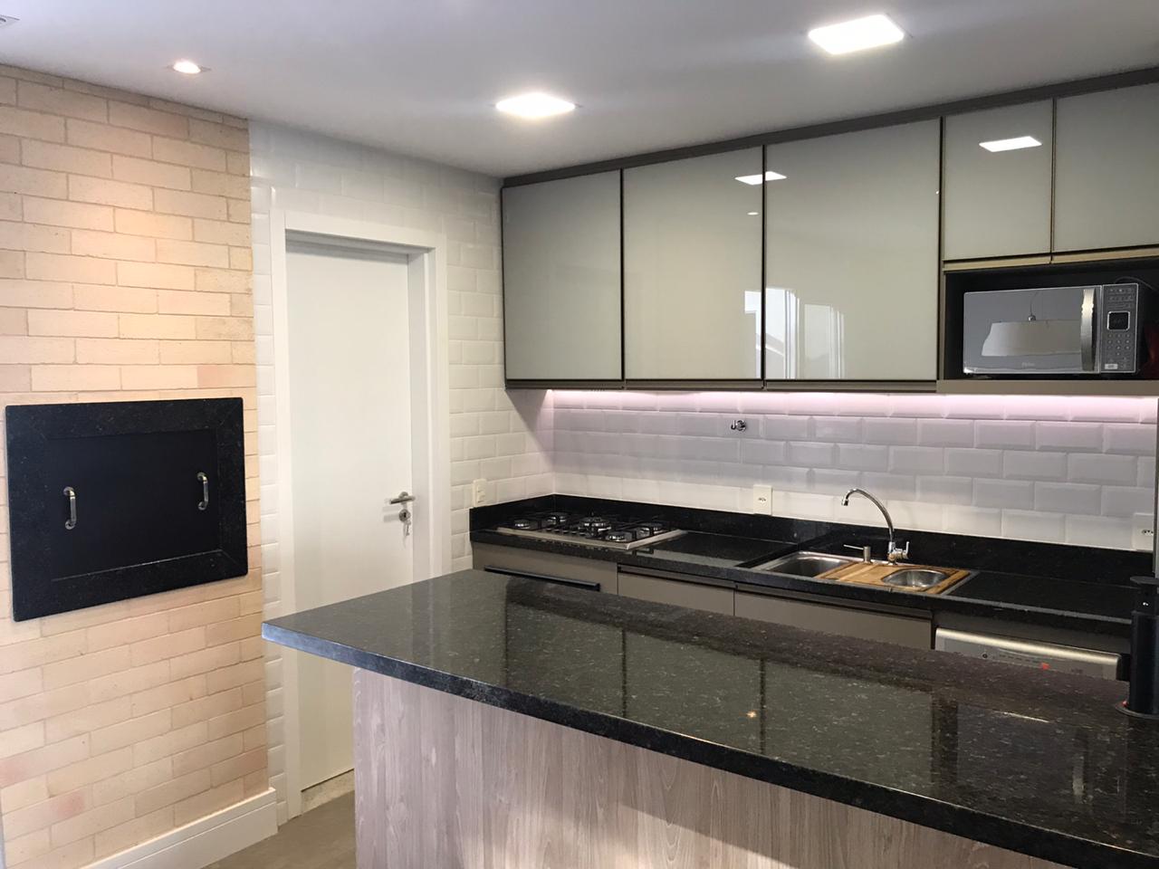 Cozinha integrada projetada pela Umpierre Arquitetura